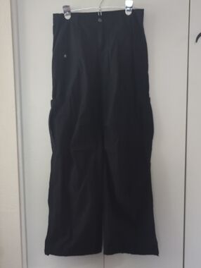 Wide-Leg Cargo Pants